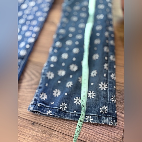 Pilcro by Anthropologie Floral Embroidered 
Jeans Size 6 - Picture 10 of 12